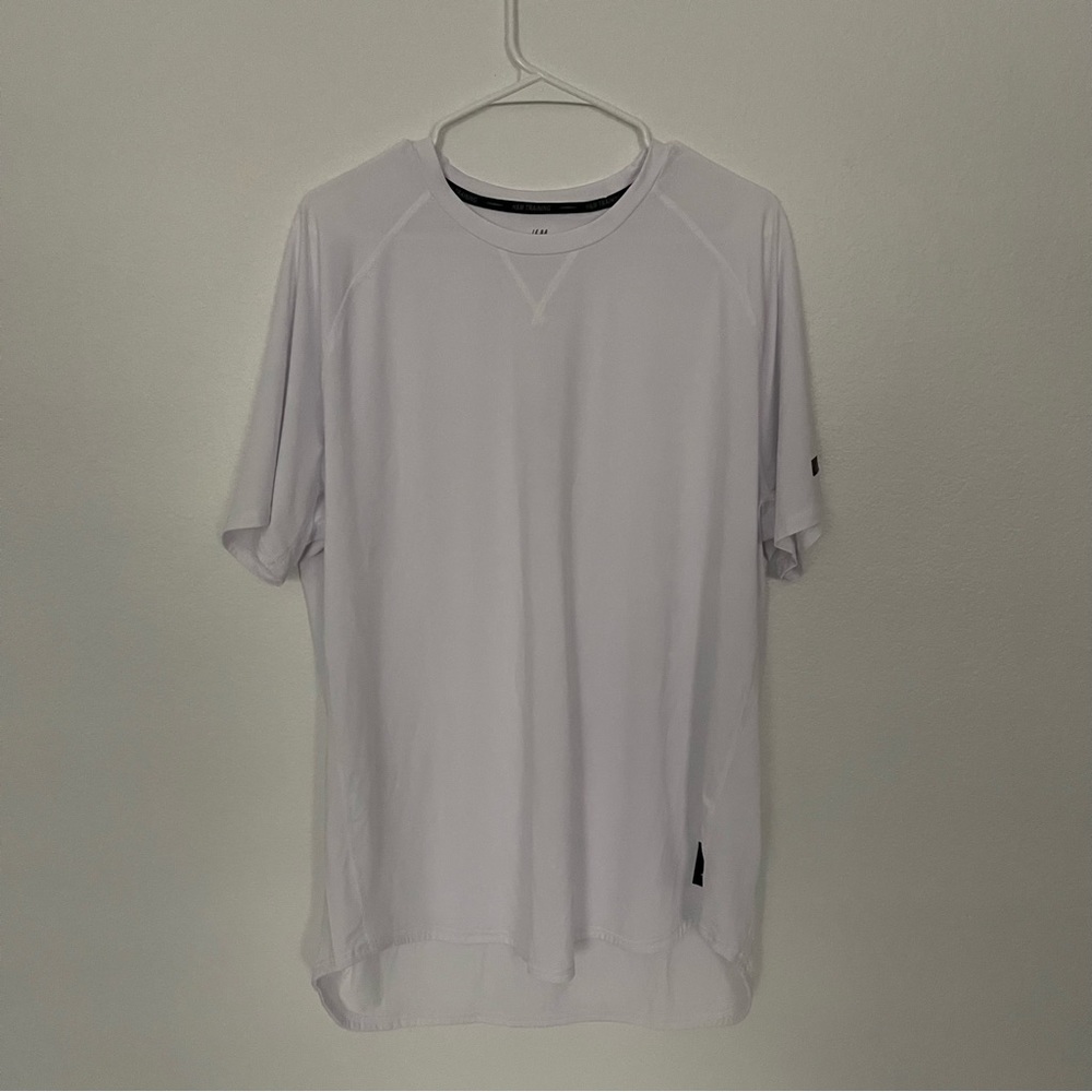 LIKE NEW! Men’s XL H&M Training White Short Sleeve Tee